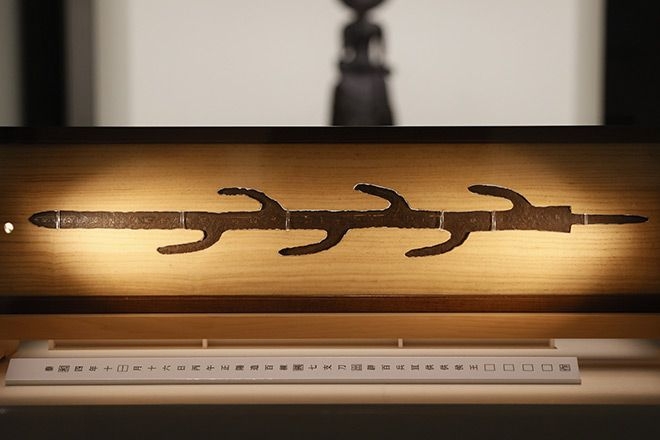 CT imaging sheds light on origin of ancient 7-pronged sword