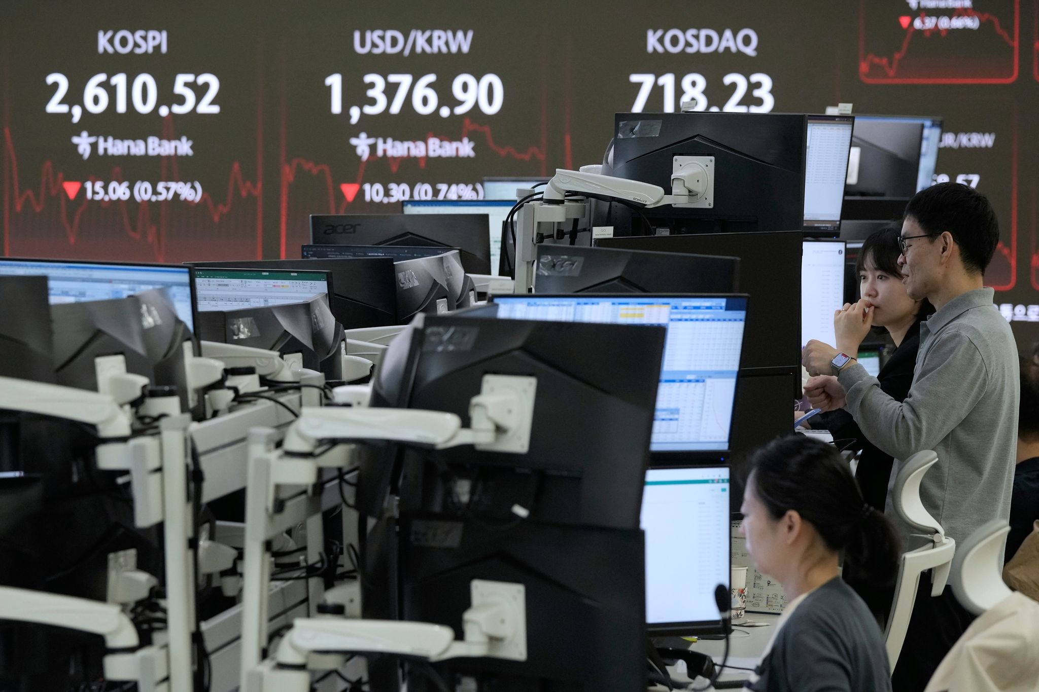 Asian shares slip as worries about U.S. debt send Wall St tumbling