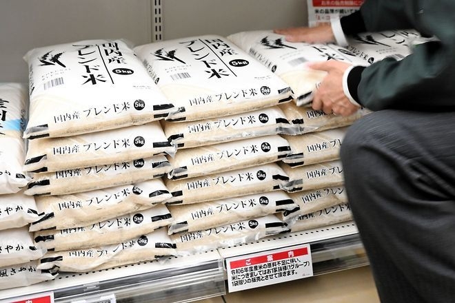 VOX POPULI: A grain of doubt niggles at Japan's new rice stockpile policy