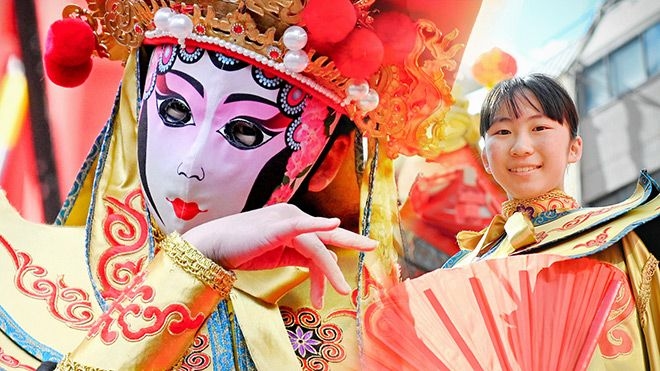 Japanese teen makes debut as Chinese opera ‘face-changer'