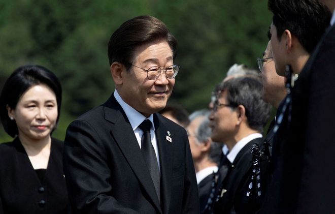 South Korea's Lee, Trump agree to work towards swift tariff deal, Lee's office says