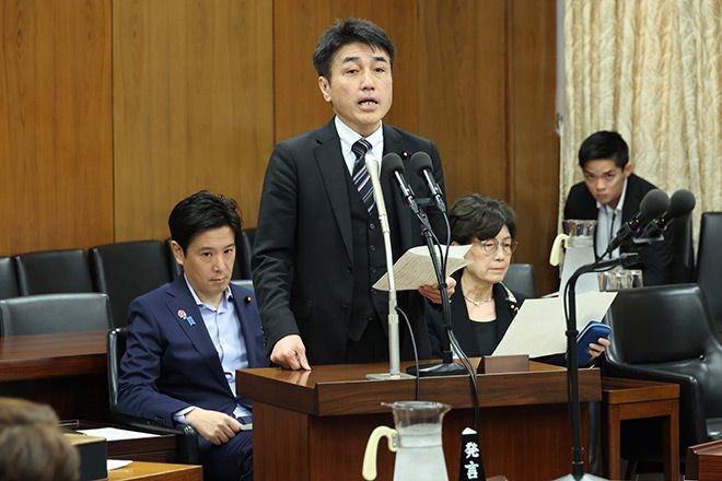 Lower House reviews three bills on dual surname issue