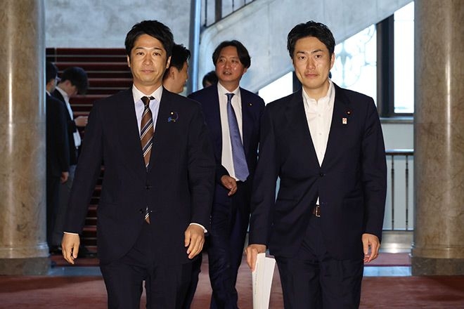 Nippon Ishin submits bill to Diet to legalize maiden names