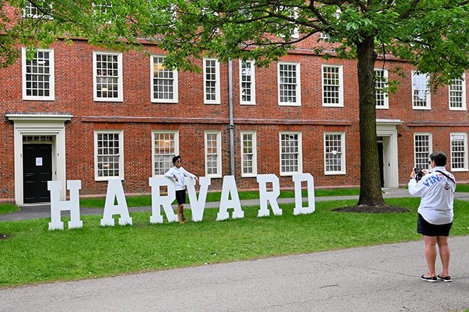 EDITORIAL: Universities must boost research facilities to lure U.S. researchers