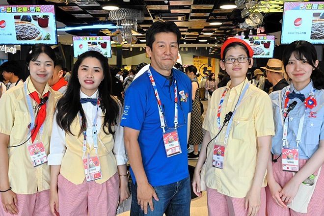 Without foreign staff, restaurants could not stay open, says exec