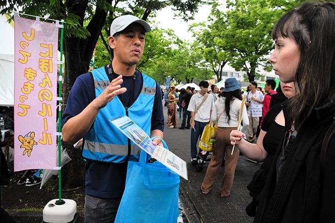 Tokyo police pull out the stops to win trust of foreign residents