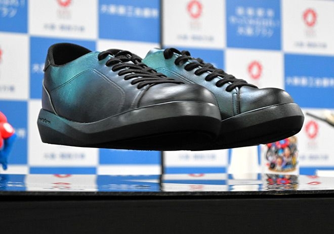 See floating shoes, turf dress in expo's future fashion week
