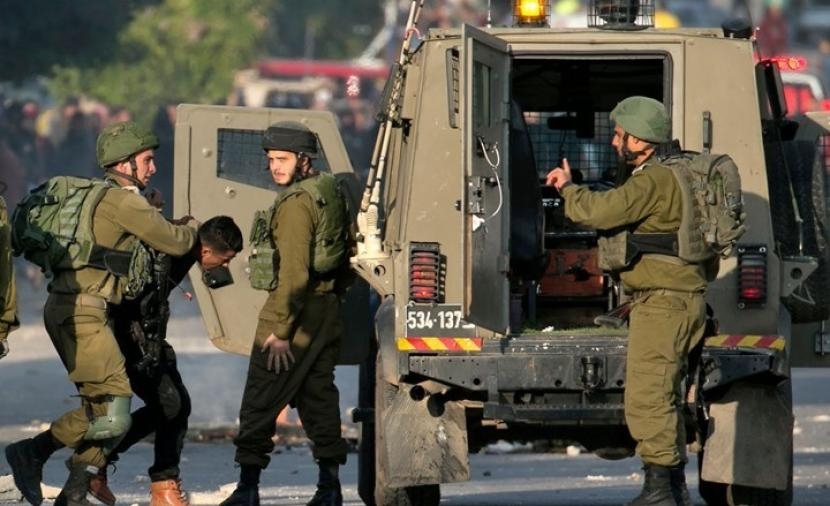 الاحتلال يعلن قرية أم الخير قرب الخليل منطقة عسكرية مغلقة
