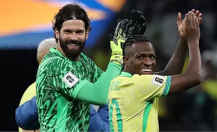 أنشيلوتي يقود البرازيل إلى كأس العالم والأرجنتين تتعثر أمام كولومبيا