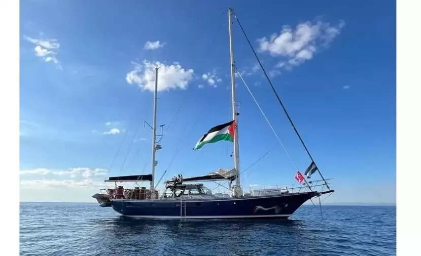 مسيرات مجهولة تحلق فوق سفينة أسطول كسر حصار غزة "مادلين"