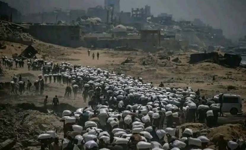 رويترز: مساعدات إنسانية لغزة عالقة على الحدود بسبب قيود الاحتلال
