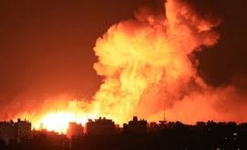 غارات جوية وقصف مدفعي مكثف للاحتلال على مناطق متفرقة في قطاع غزة