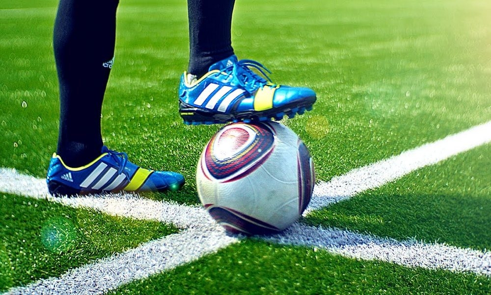 Football stars to open new pitch in Narberth