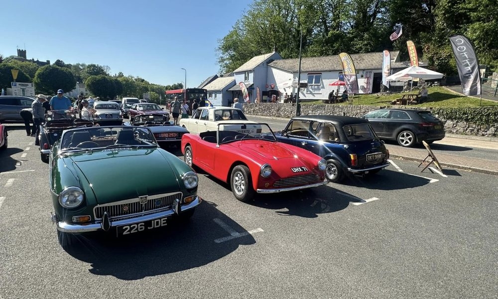 Classic cars roar into Pembroke for charity show