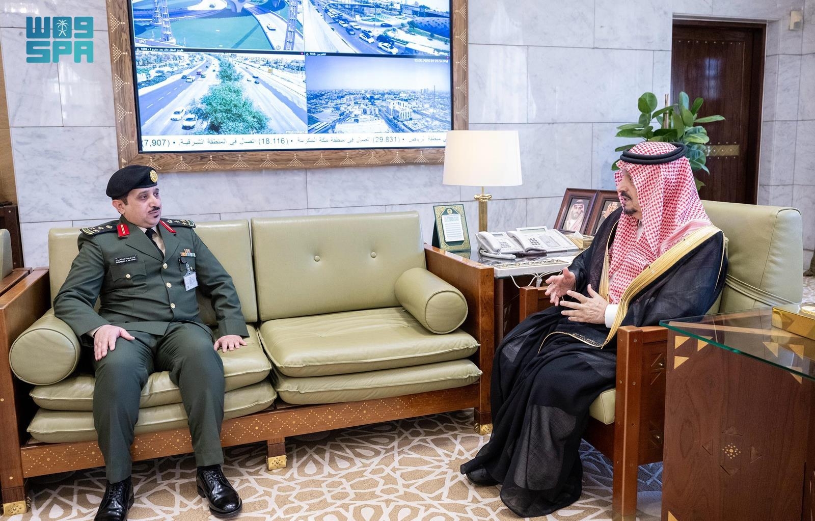 عام / أمير منطقة الرياض يستقبل مدير سجون المنطقة المكلف