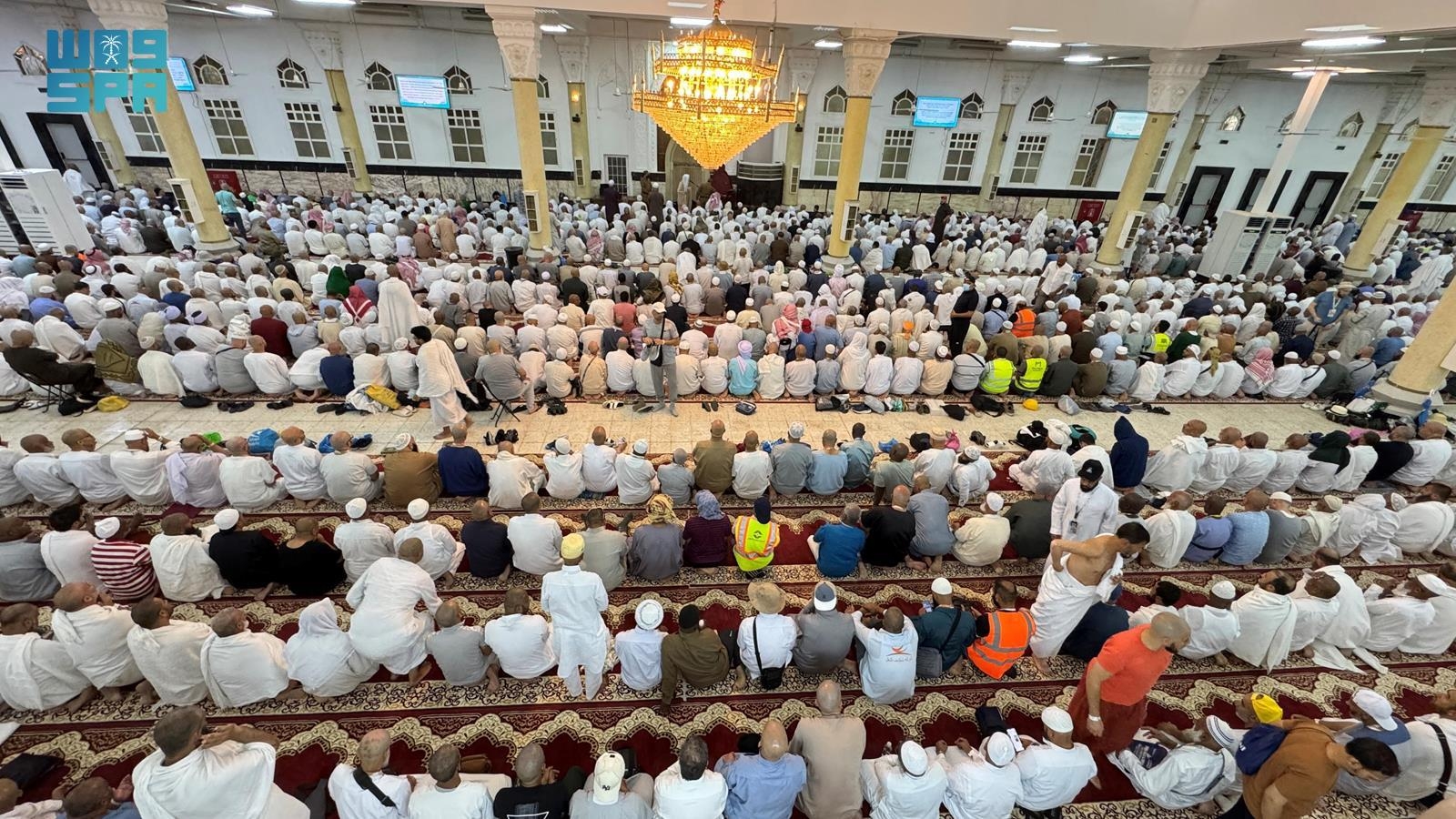 حج / "الشؤون الإسلامية" تنظم محاضرتين توعويتين في مسجد الخيف