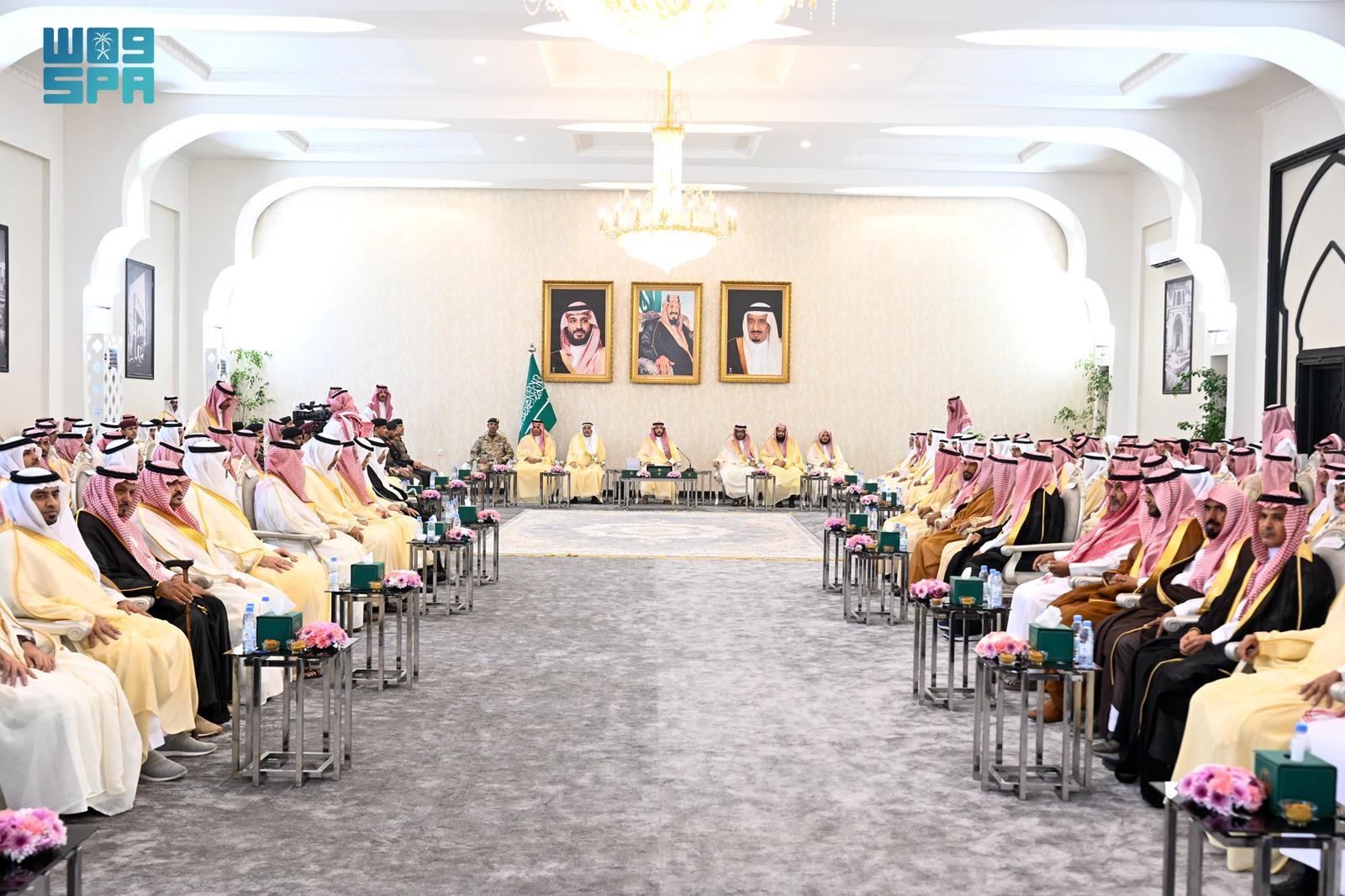 عام / الأمير سعود بن نهار يستقبل أهالي الطائف المهنّئين بعيد الأضحى
