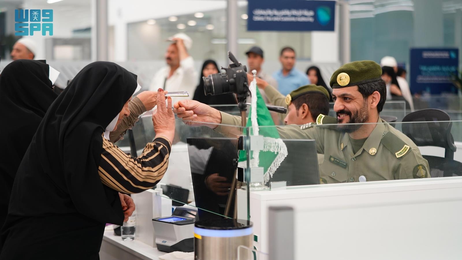 عام / وزارة الداخلية تنهي كافة عمليات إجراءات مغادرة ضيوف الرحمن من الجمهورية الإسلامية الإيرانية عبر منفذ جديدة عرعر