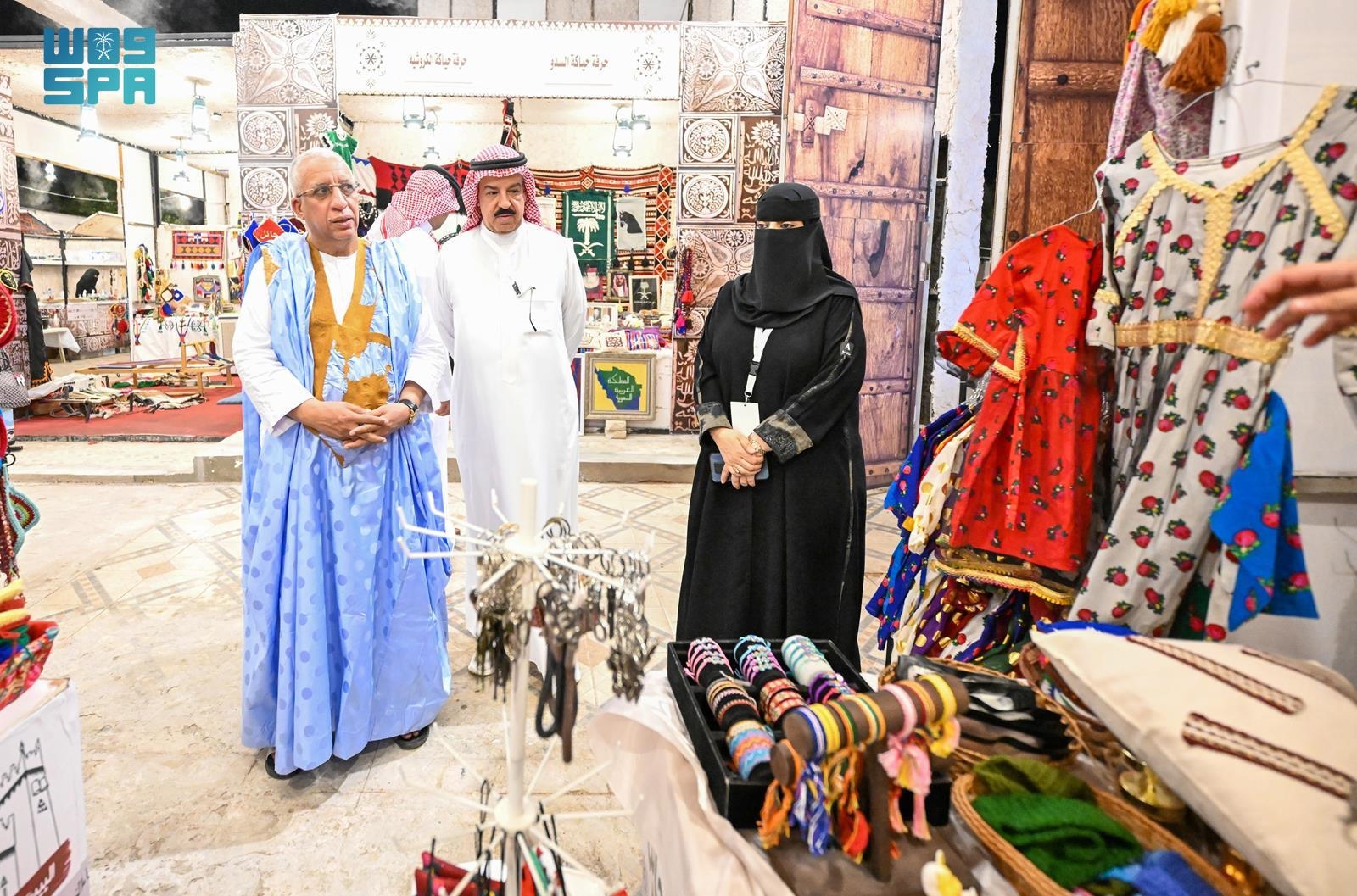 سياحة وترفيه / سفير الجمهورية الإسلامية الموريتانية لدى المملكة يزور فعاليات مهرجان بيت حائل 2025
