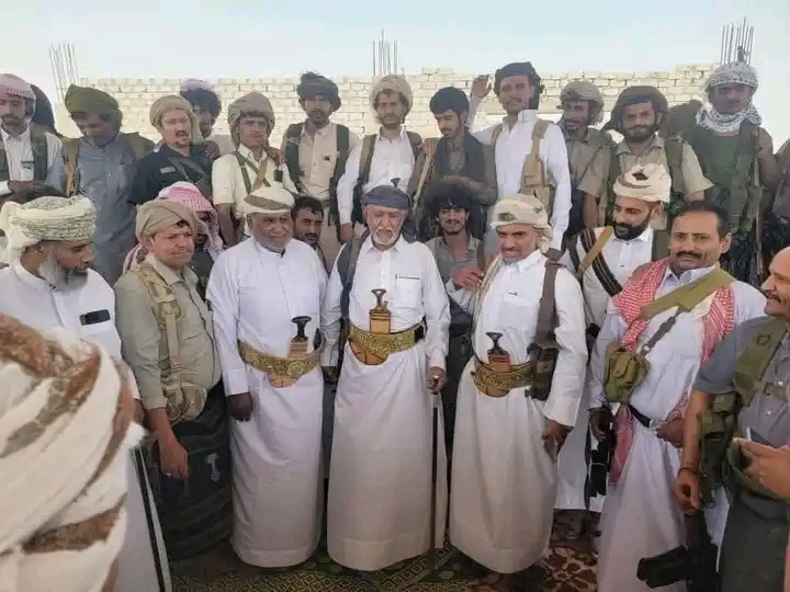 سياسي يمني يوجّه رسالة شكر للشيخ الحريزي بعد خروج الزايدي