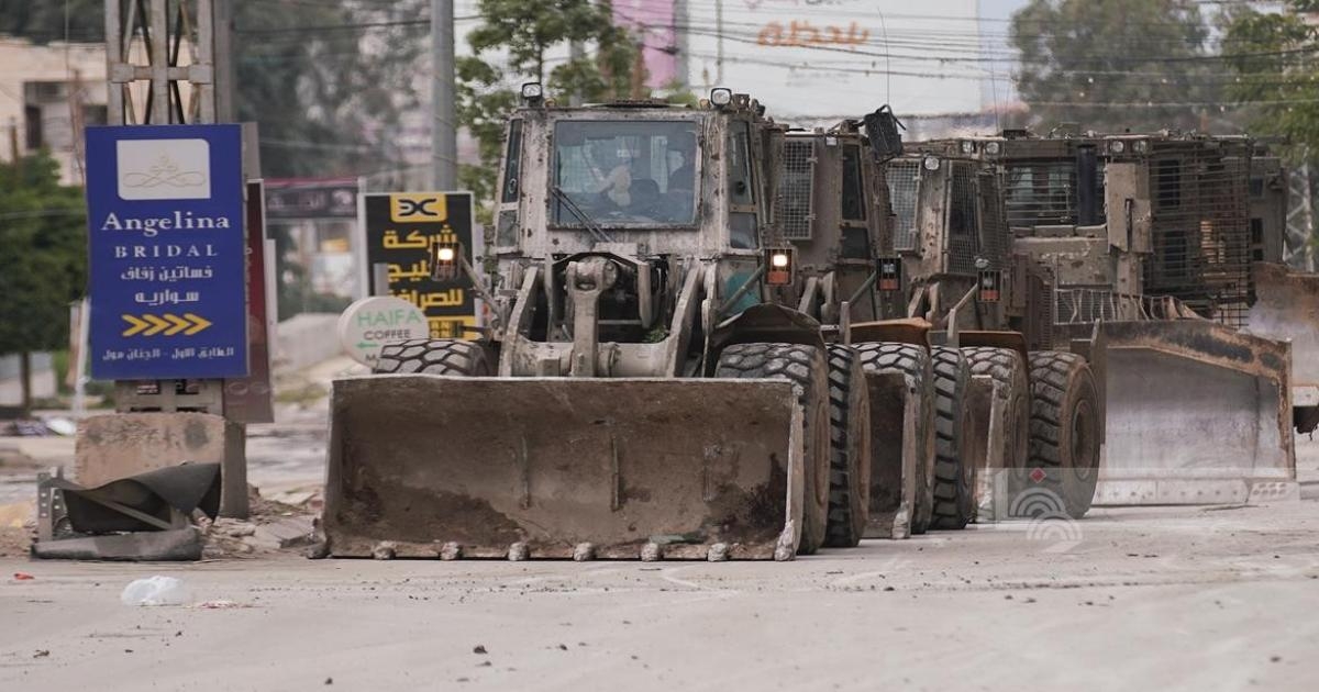 محافظ جنين: مئات الفلسطينيين يغادرون مخيم #جنين شمالي الضفة الغربية تنفيذا لأوامر الجيش الإسرائيلي