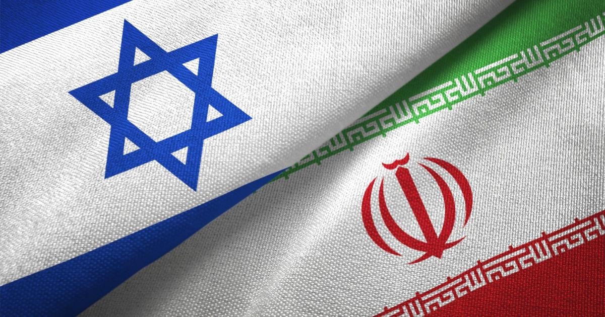أسعار النفط والذهب تقفز بقوة بعد الضربات الإسرائيلية لإيران