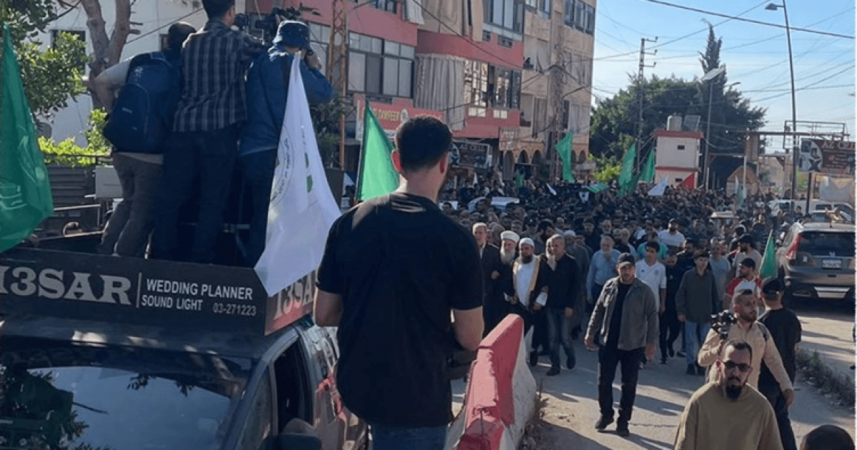 تشييع حاشد للشهيد خالد الأحمد في صيدا ورسائل تمسّك بالمقاومة