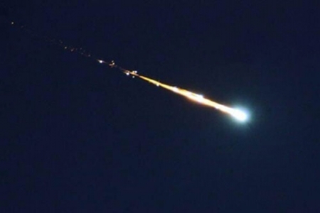 نيزك يخترق سماء عدة مدن مغربية وكسوف جزئي مرتقب السبت المقبل
