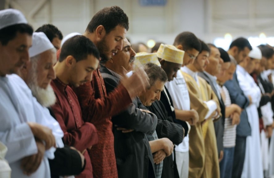 الأحد أول أيام عيد الفطر في فرنسا