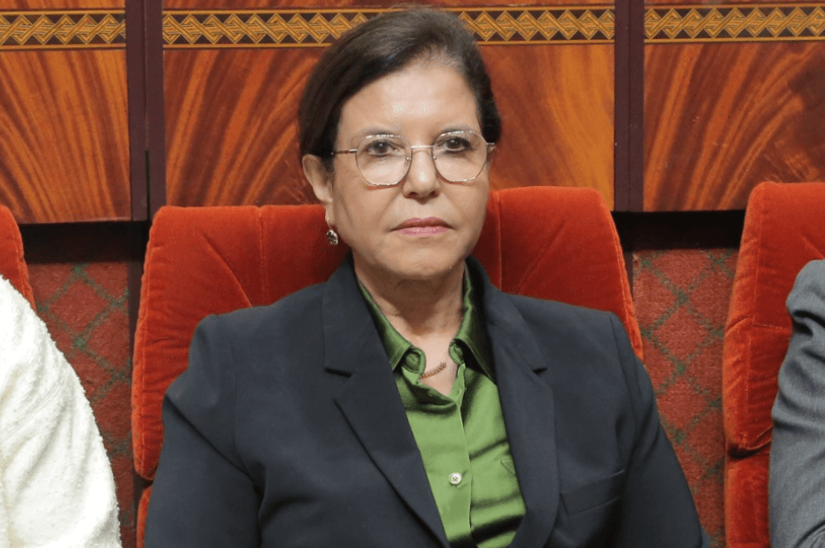 الغارة السياسية على زكية الدريوش من قبل الحلفاء تَخلق جدلا داخل الأغلبية