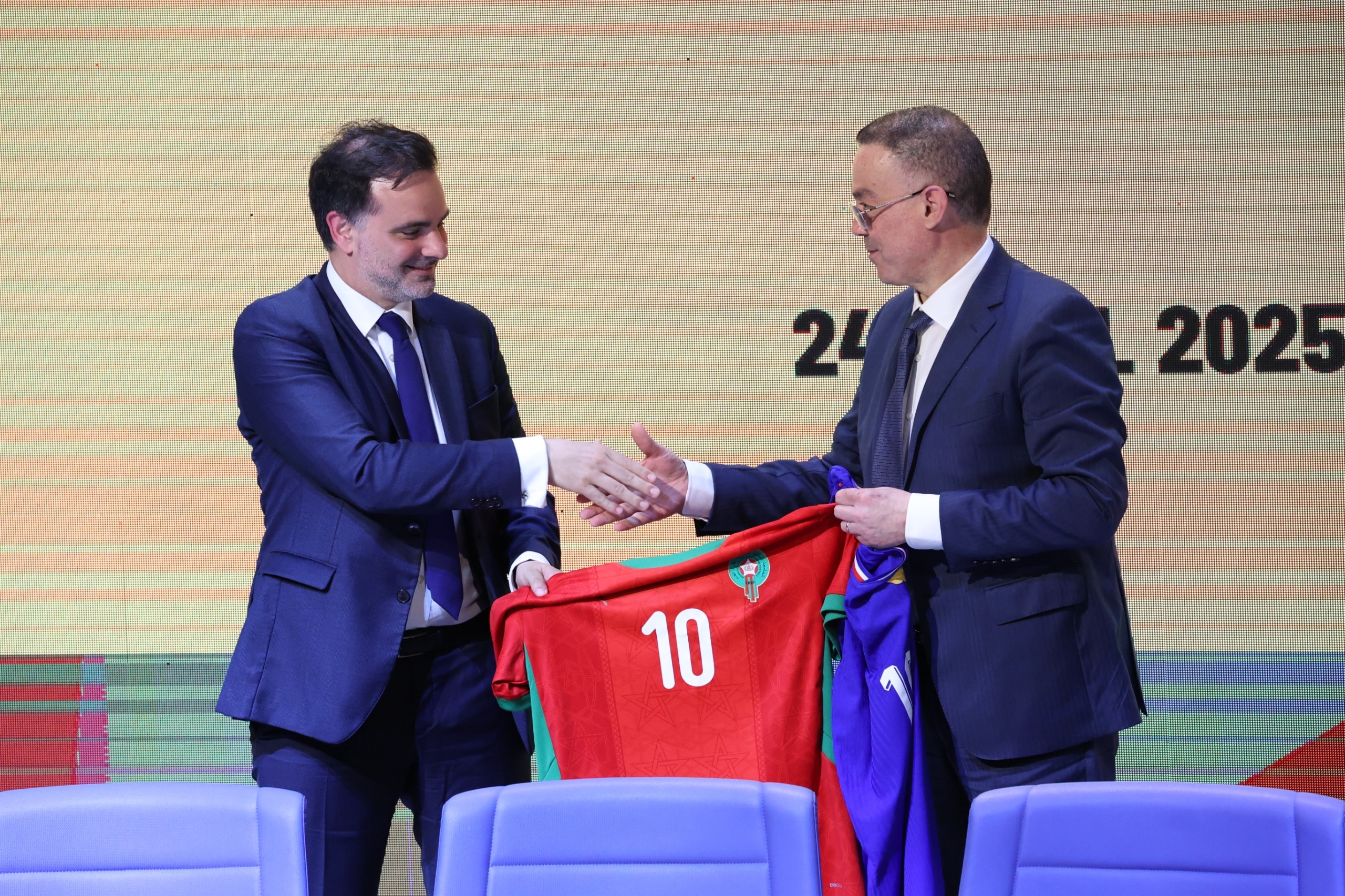لقجع لوزير فرنسي: أتمنى نهائياً بين المغرب وفرنسا بملعب الدارالبيضاء في مونديال 2030