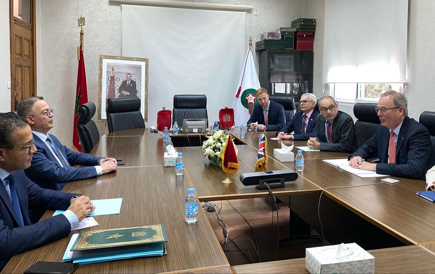 وزير في الحكومة البريطانية يلتقي لقجع ويعرض تمويل بقيمة 5 مليارات جنيه إسترليني لمشاريع مونديال 2030