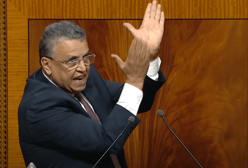 وهبي يفجر فضيحة داخل البرلمان: أستاذ أكادير المعتقل وقع اتفاقية مع وزير عدل سابق لمحاربة الرشوة