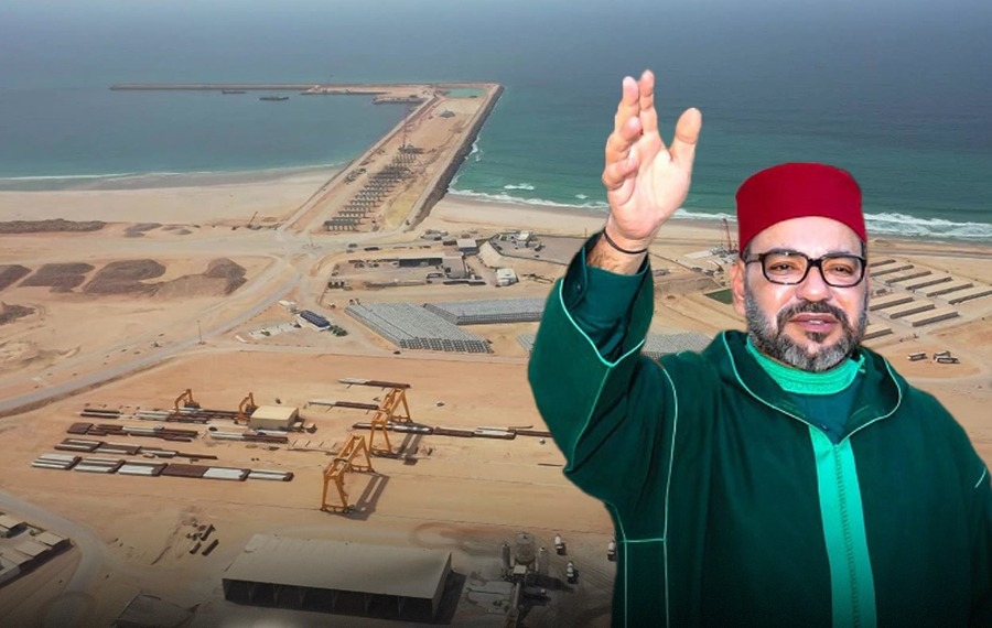 الملك: مينائي الناظور والداخلة سيتوفران على منظومة لوجستية وصناعية ضخمة