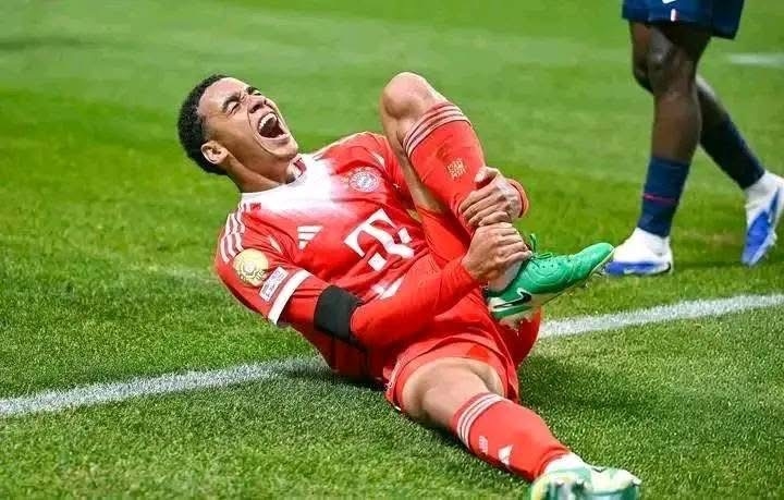 بايرن ميونيخ يعلن غياب لاعبه جمال موسيالا لفترة طويلة