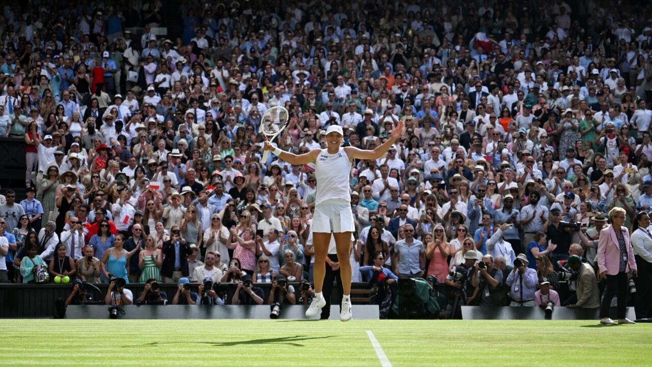Ruthless Swiatek beats Anisimova to claim first Wimbledon title