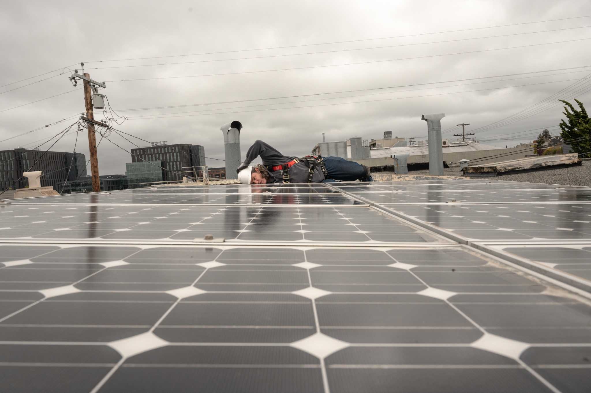 Letters: How reforming California rooftop solar policies will benefit all the state's residents