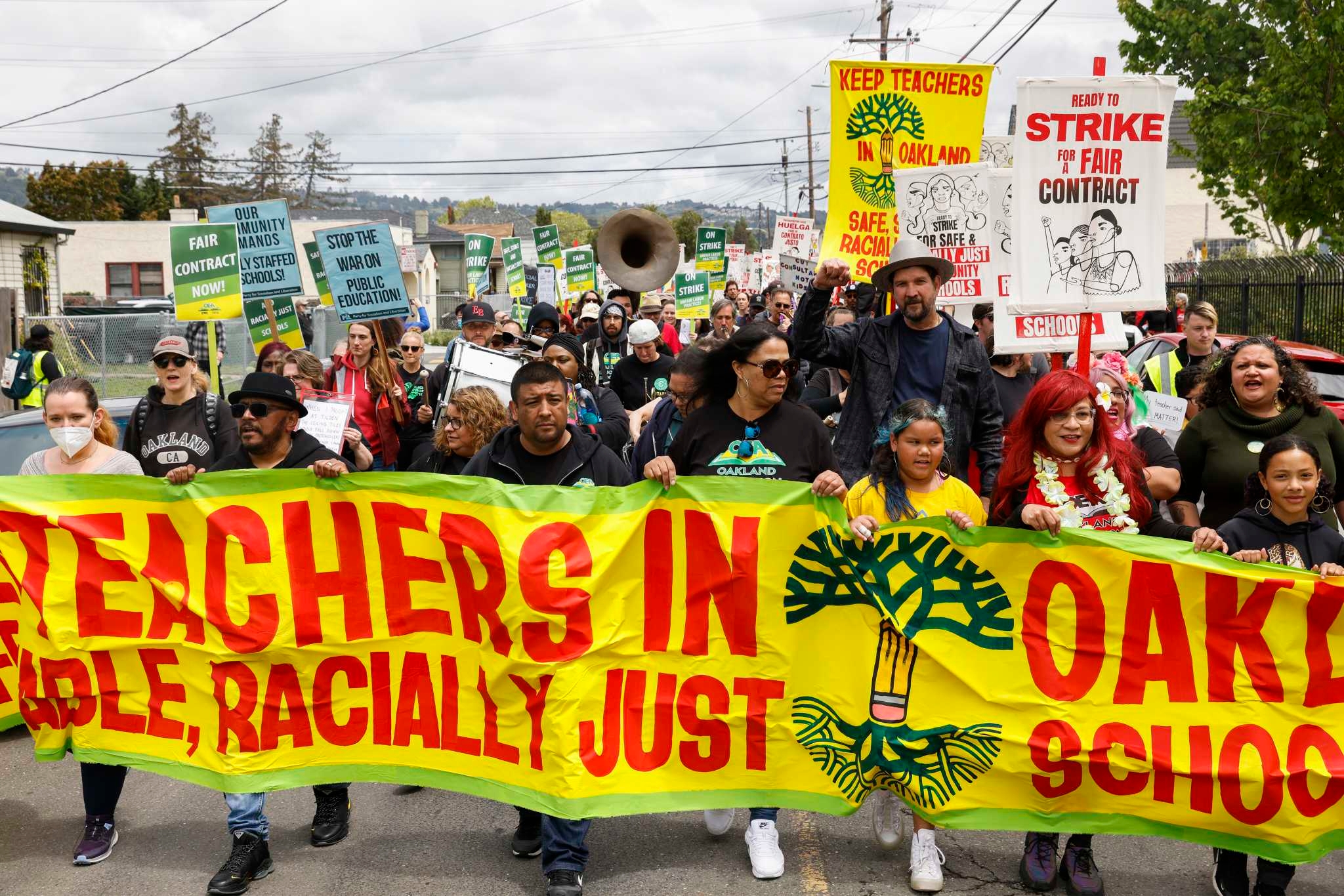 Oakland teachers to strike Thursday, jacking up tension in the troubled district