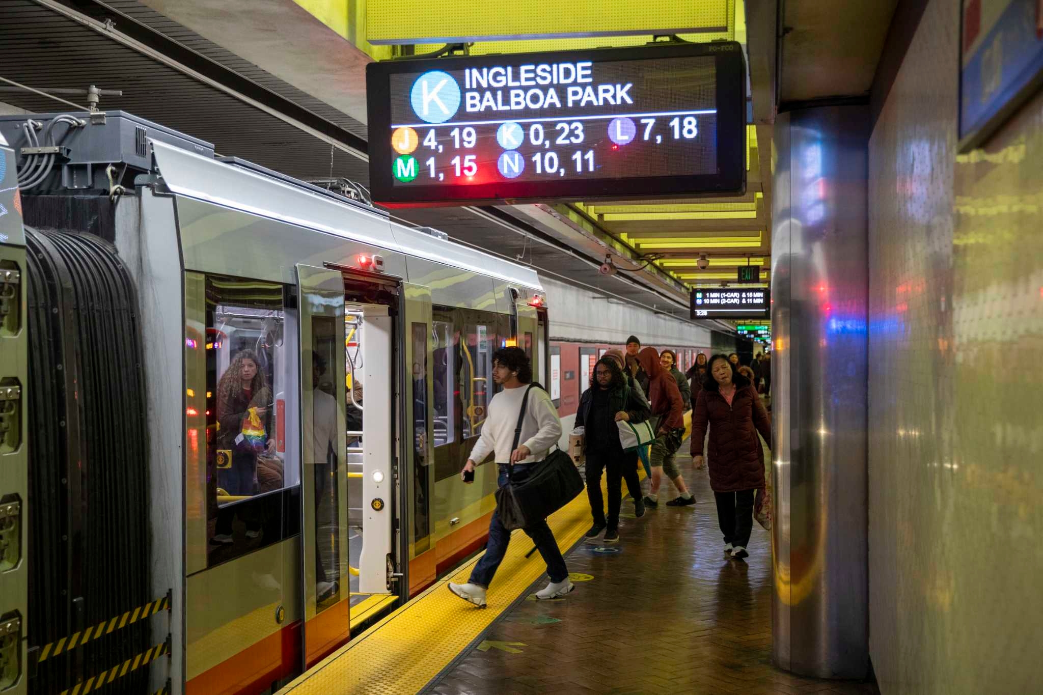 Letters: Instead of cutting Muni service, here's what S.F. can do to balance agency's budget
