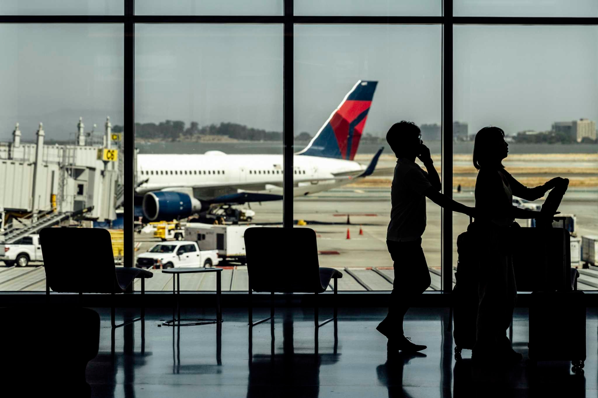 Feds detain two Palestinian visitors at SFO who arrived for humanitarian mission