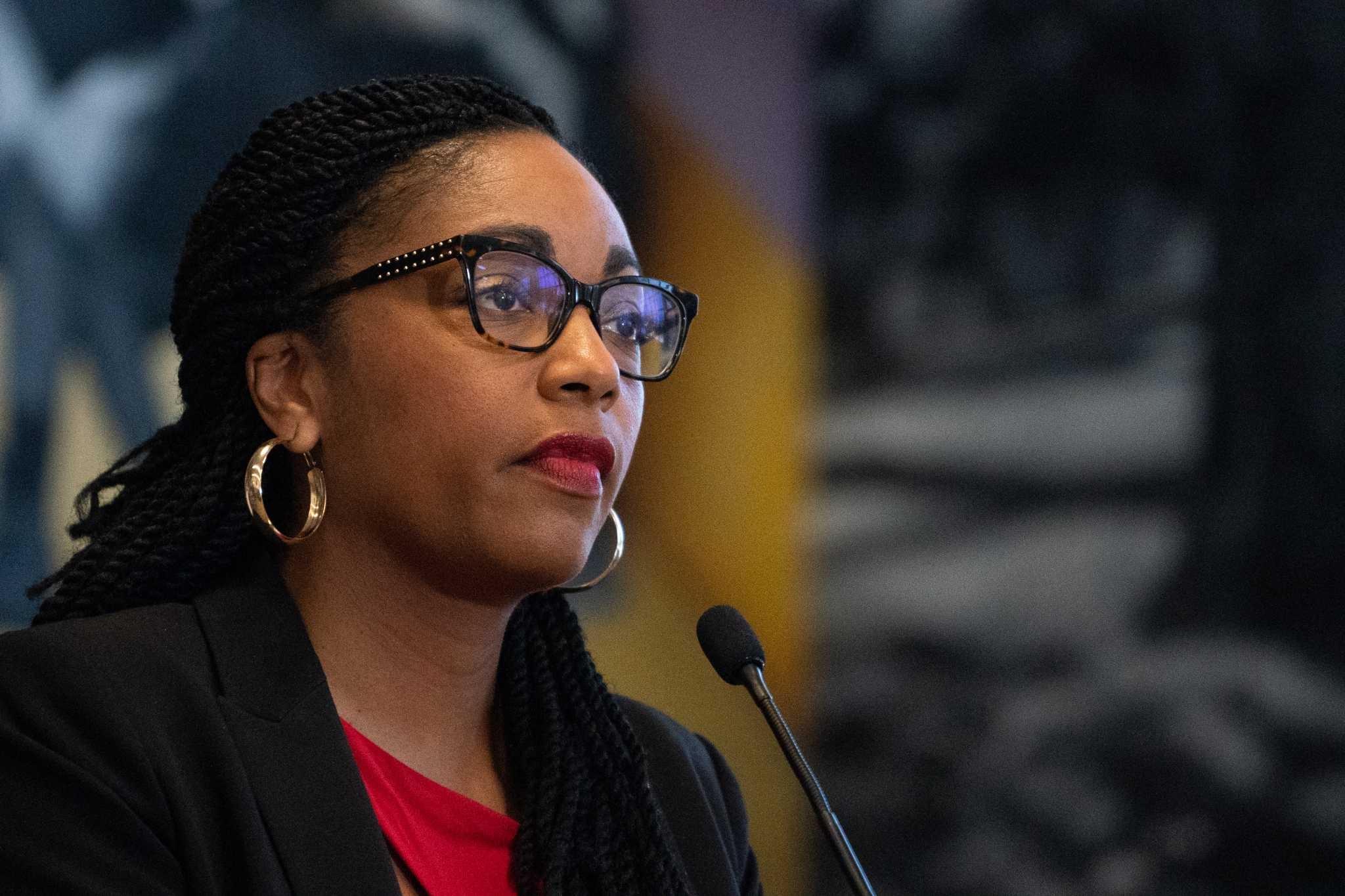 Union-backed Oakland school board majority ousts home-grown superintendent