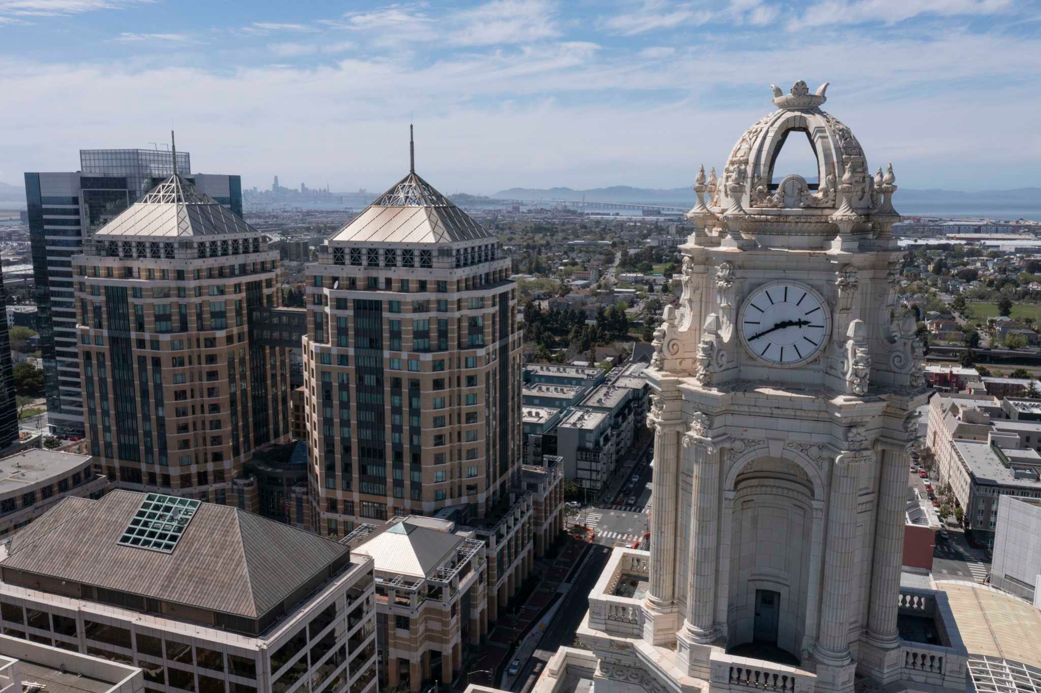 Oakland's finance director resigns amid financial woes