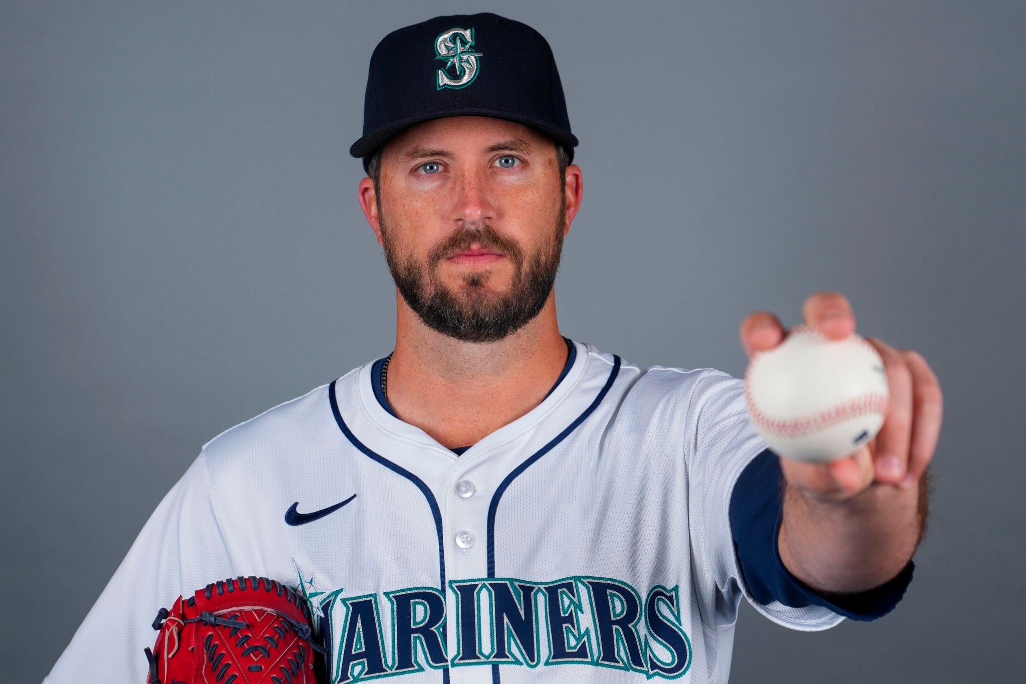 Cubs add INF Nicky Lopez and reliever Drew Pomeranz to roster