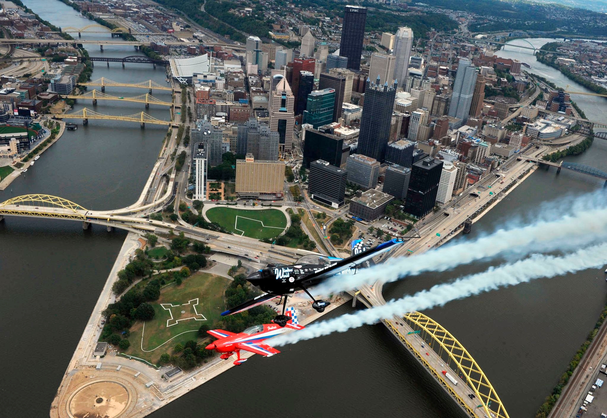 Rob Holland, famed aerobatic pilot, dies in crash before Virginia airshow