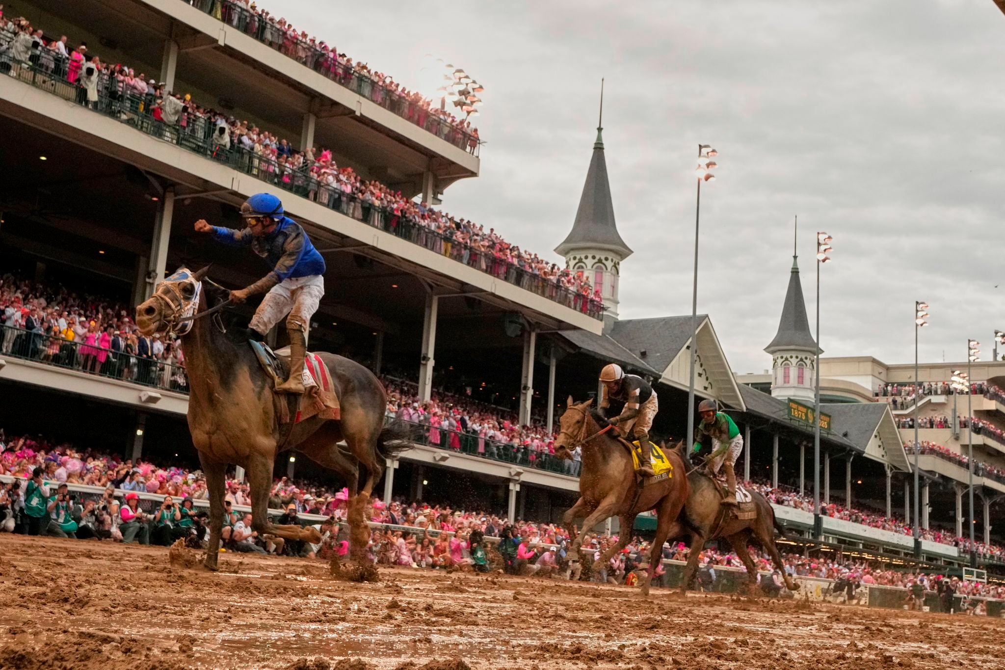 Filly Good Cheer stays unbeaten, rallying in the mud to win 151st Kentucky Oaks at Churchill Downs