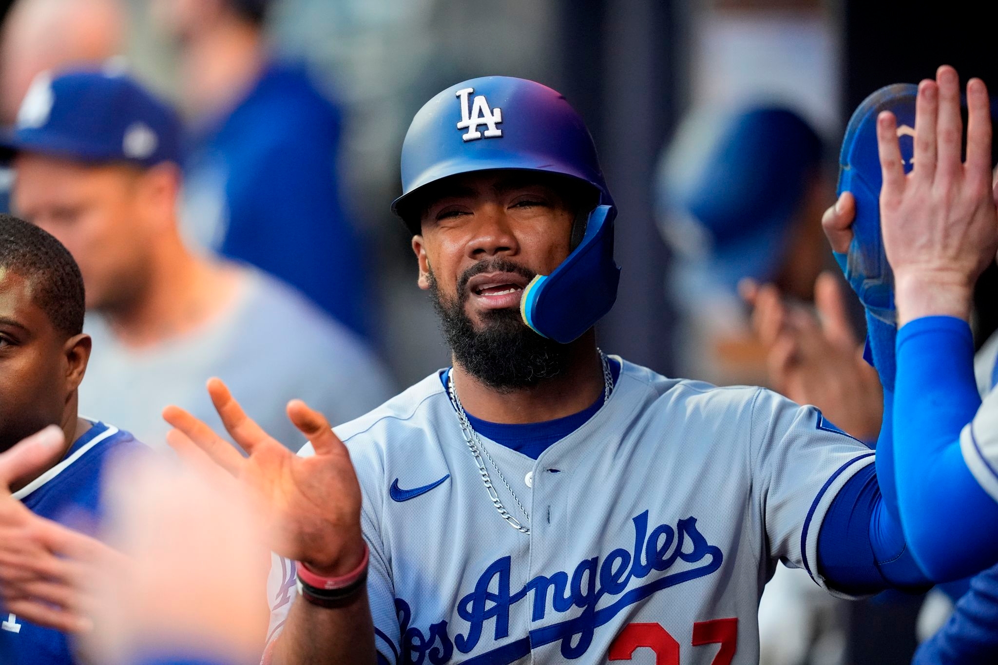 Dodgers place outfielder Teoscar Hernandez on 10-day injured list