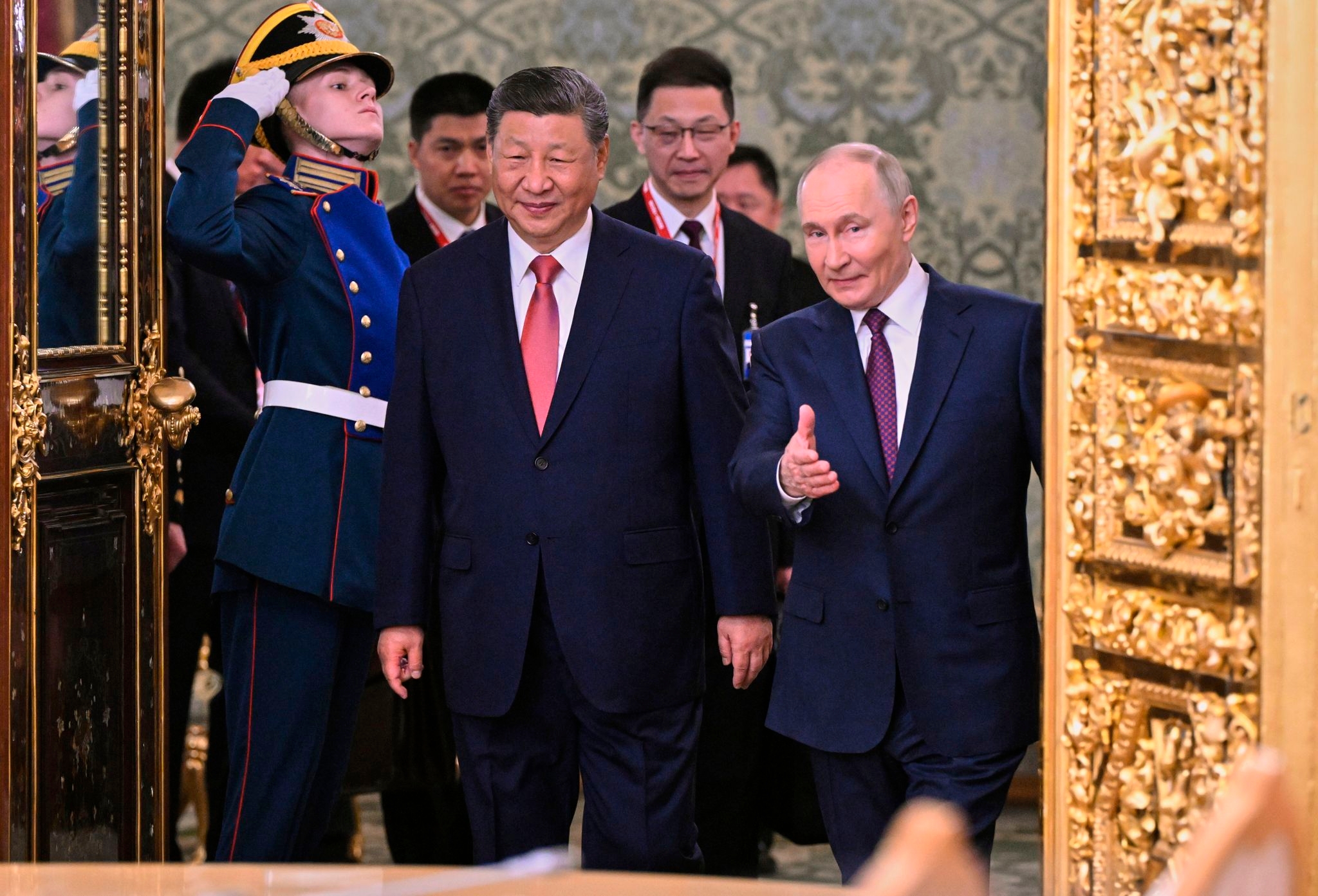 Ukraine accuses Russia of violating its own truce over 700 times as Kyiv ratifies US minerals deal