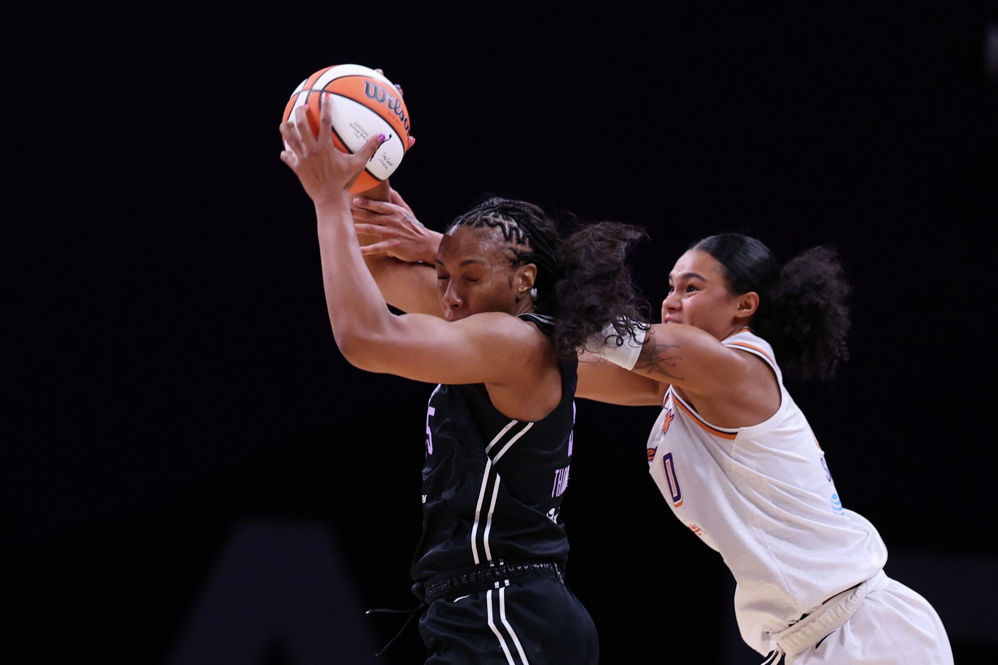 Valkyries earn first win in final preseason tuneup, but front five struggle