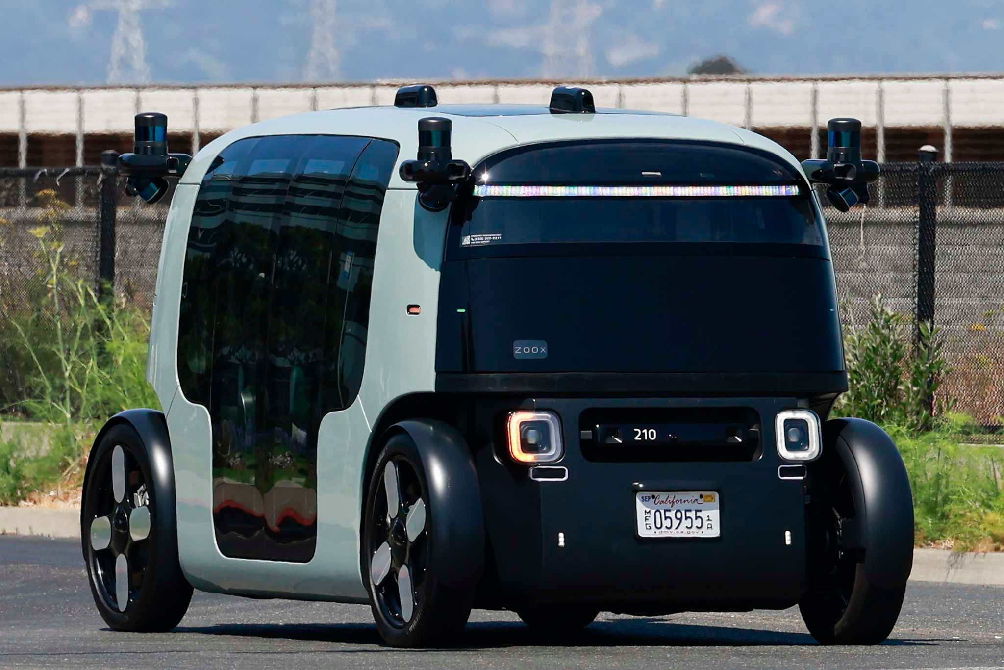 A Zoox and an e-bike collided in S.F. Here's what it says about robotaxi safety