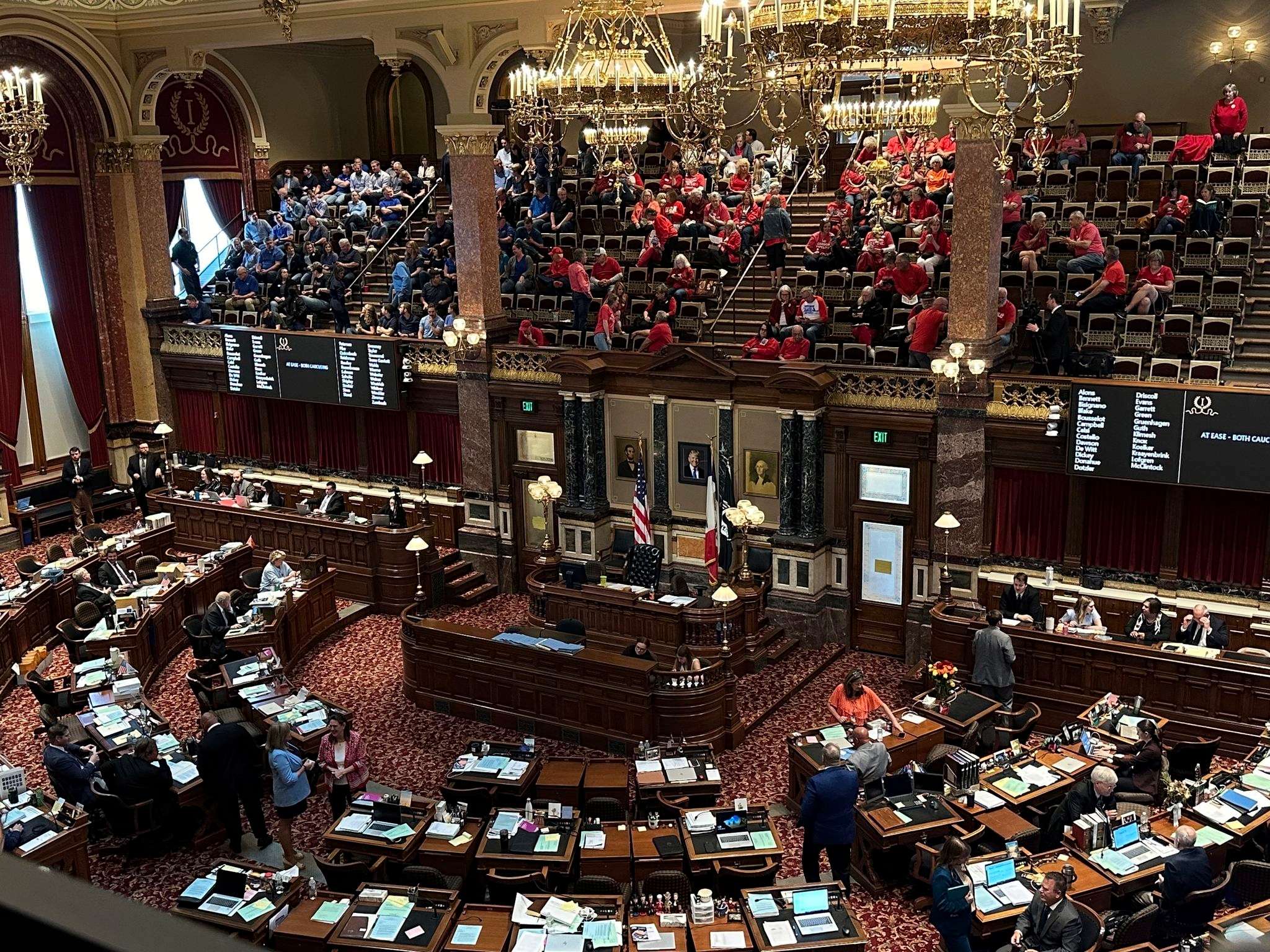 Iowa governor rejects GOP bill to increase regulations of Summit's carbon dioxide pipeline